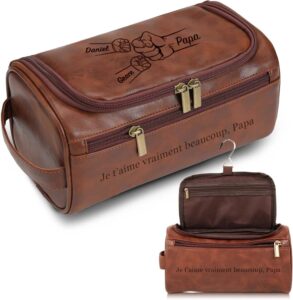 Fête des père 2026 : Trousse de toilette Homme en cuir et personnalisable.